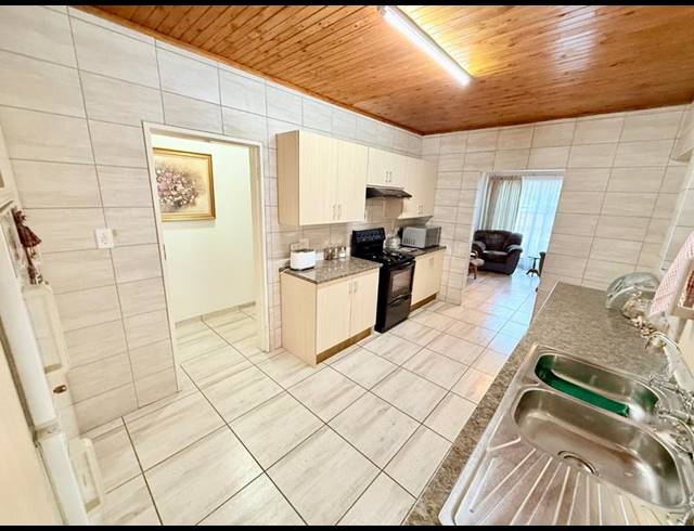 3 BEDROOM HOUSE FOR SALE IN FLORA GARDENS